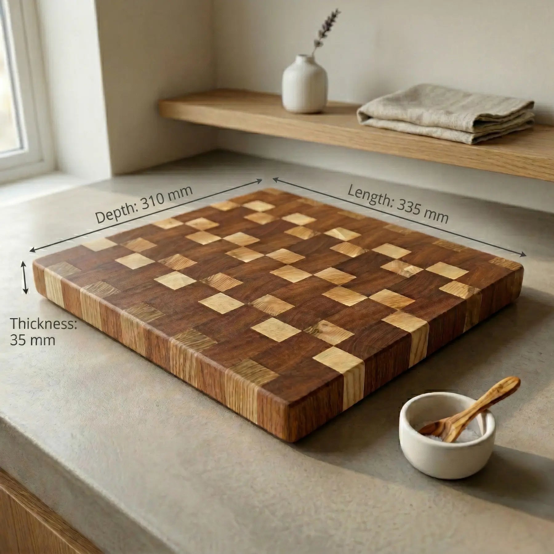 Solid wood butcher block dimensions 335x310x35 mm graphic overlay showing exact measurements and scattered chess pattern.
